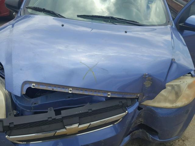 KL1TD56E69B643186 - 2009 CHEVROLET AVEO LS BLUE photo 7