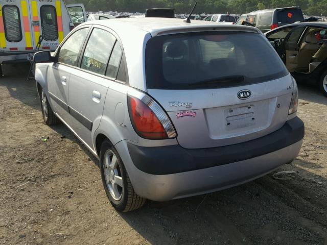 KNADE163866170670 - 2006 KIA RIO 5 SILVER photo 3