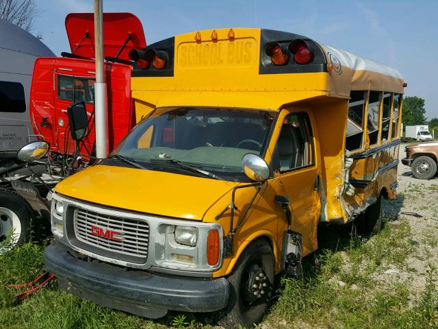 1GDHG31R4X1057041 - 1999 GMC SAVANA CUT YELLOW photo 2