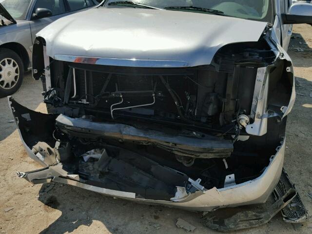 1GKS2CE0XDR200435 - 2013 GMC YUKON SLT SILVER photo 9