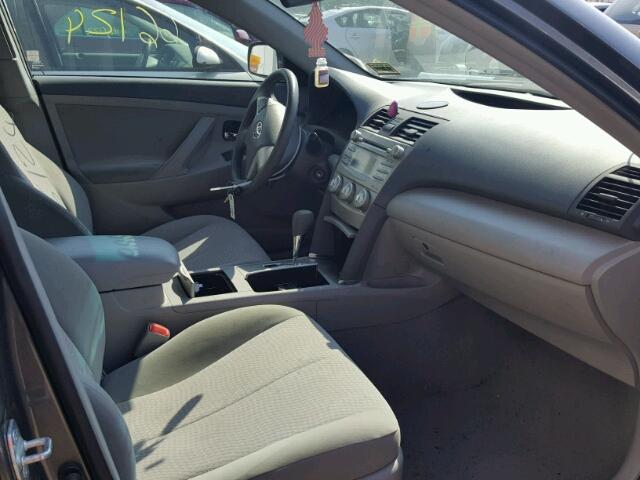4T4BF3EK8BR147747 - 2011 TOYOTA CAMRY BASE GRAY photo 5