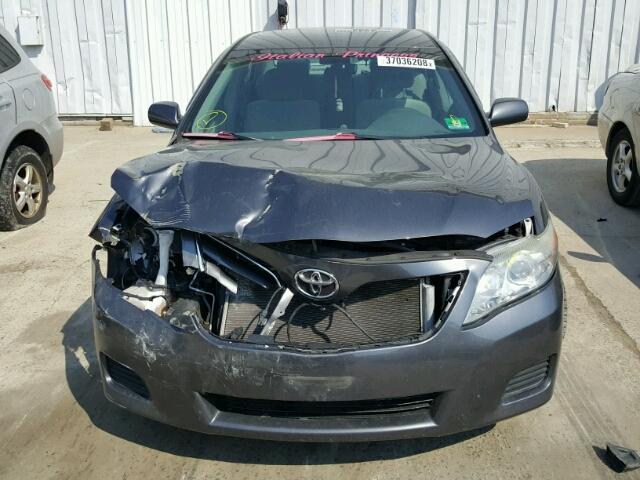 4T4BF3EK8BR147747 - 2011 TOYOTA CAMRY BASE GRAY photo 9