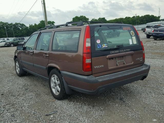 YV1LZ564XW2484602 - 1998 VOLVO V70 XC BROWN photo 3