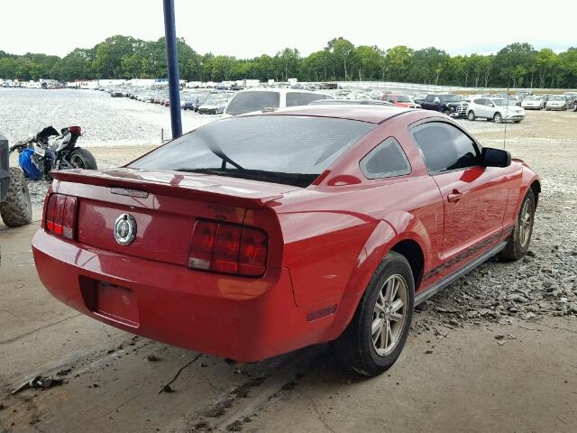 1ZVFT80N375233313 - 2007 FORD MUSTANG RED photo 4