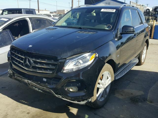 4JGDA5HB4CA023101 - 2012 MERCEDES-BENZ ML 350 4MA BLACK photo 2