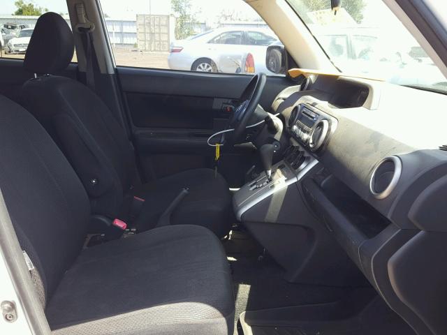 JTLKE50E081052774 - 2008 TOYOTA SCION XB თეთრი ფოტო 5