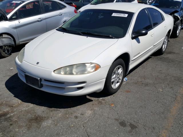 2B3HD46R3XH722221 - 1999 DODGE INTREPID WHITE photo 2