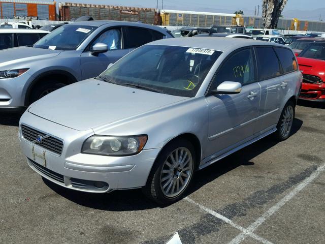 YV1MW682562179247 - 2006 VOLVO V50 T5 SILVER photo 2