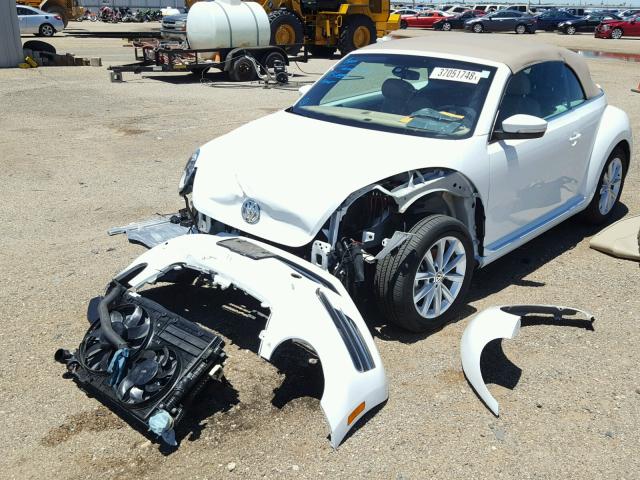 3VW517AT6HM802837 - 2017 VOLKSWAGEN BEETLE S/S WHITE photo 2