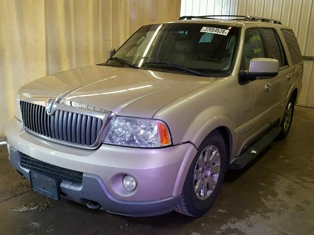 5LMFU28R74LJ15561 - 2004 LINCOLN NAVIGATOR TAN photo 2