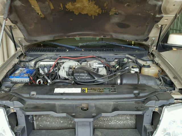 5LMFU28R74LJ15561 - 2004 LINCOLN NAVIGATOR TAN photo 7