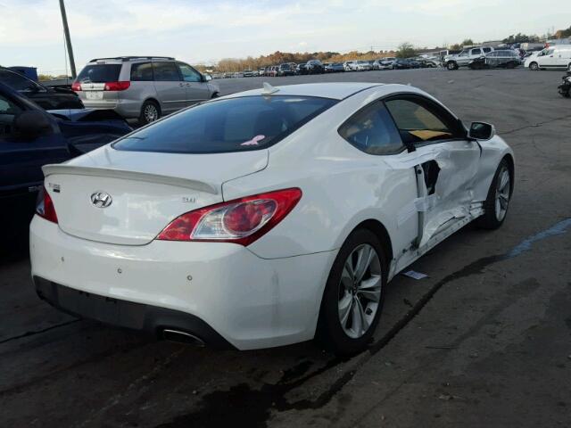 KMHHU6KH7BU064136 - 2011 HYUNDAI GENESIS CO WHITE photo 4