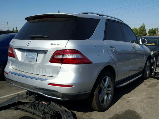 4JGDA2EB8CA002142 - 2012 MERCEDES-BENZ ML 350 BLU SILVER photo 4