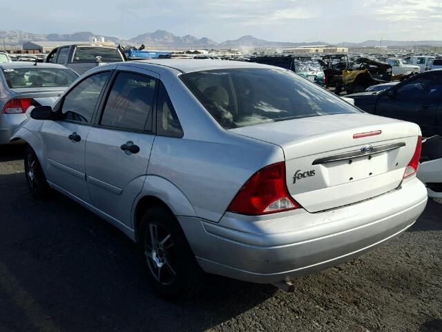 1FAFP33Z94W182176 - 2004 FORD FOCUS LX SILVER photo 3