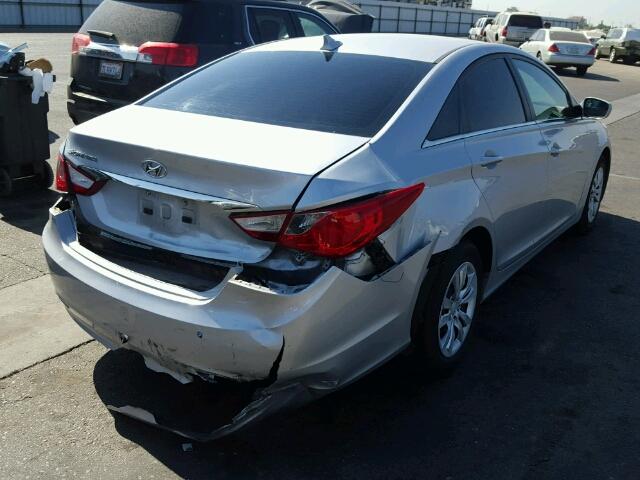 5NPEB4AC7BH286435 - 2011 HYUNDAI SONATA GLS SILVER photo 4