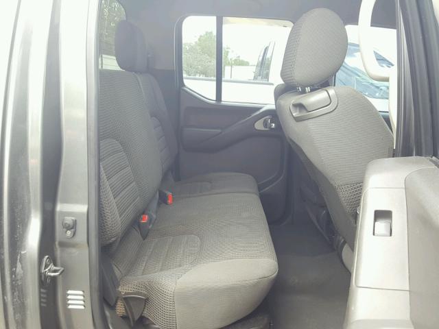 1N6AD07U38C441405 - 2008 NISSAN FRONTIER C GRAY photo 6