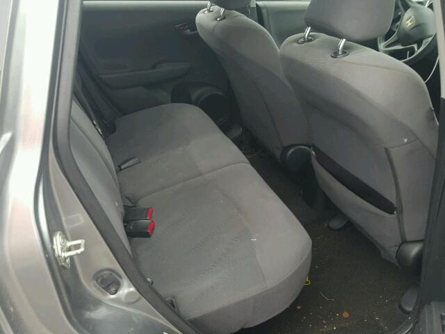 JHMGE88249S025049 - 2009 HONDA FIT GRAY photo 6