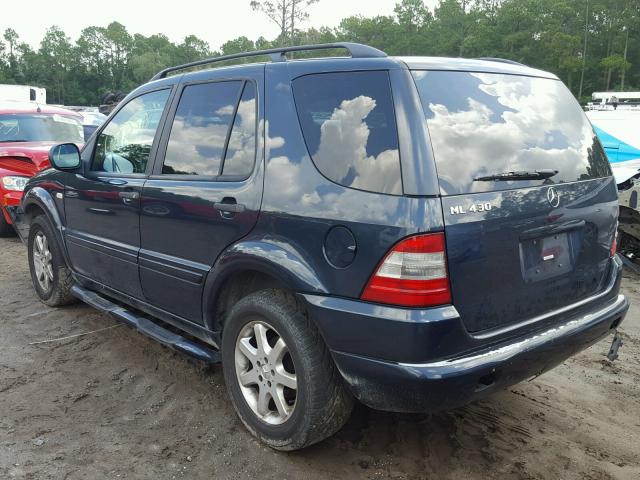 4JGAB72E5XA114057 - 1999 MERCEDES-BENZ ML 430 蓝色 照片 3