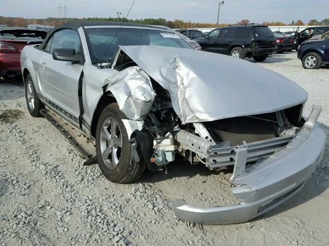 1ZVFT84N275264563 - 2007 FORD MUSTANG SILVER photo 1