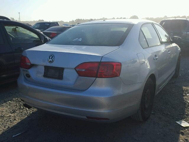 3VW2K7AJ4EM257537 - 2014 VOLKSWAGEN JETTA BASE SILVER photo 4