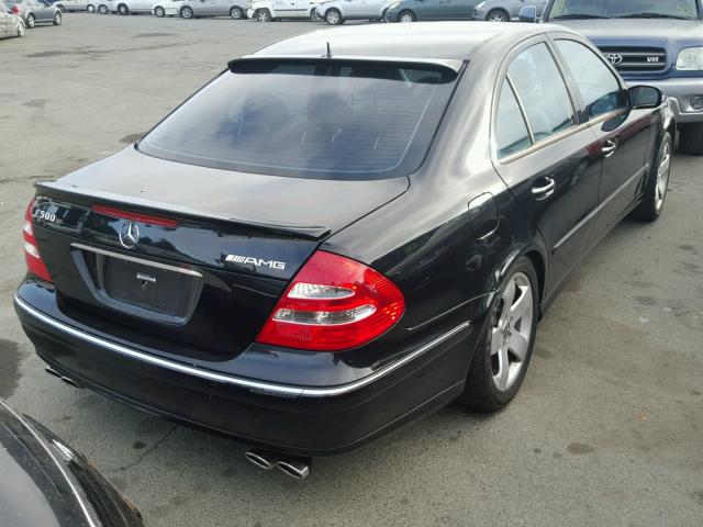 WDBUF70J25A730686 - 2005 MERCEDES-BENZ E 500 BLACK photo 4