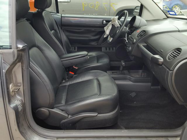 3VWSF31YX6M311385 - 2006 VOLKSWAGEN NEW BEETLE 灰色 照片 5