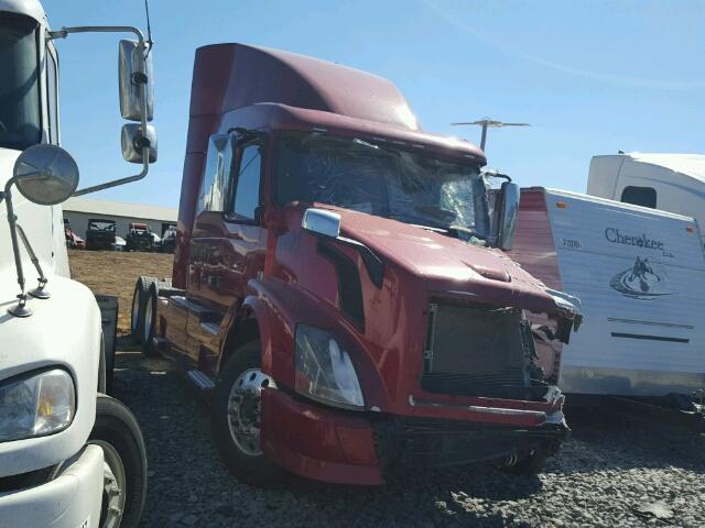 4V4NC9EH6EN154257 - 2014 VOLVO VN RED photo 1