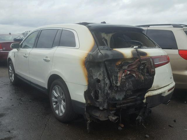 2LMHJ5FK2DBL59005 - 2013 LINCOLN MKT WHITE photo 3