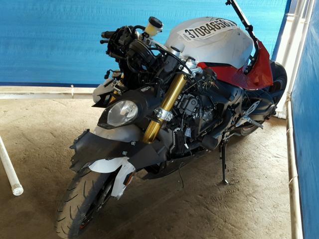 WB10D6008HZ710002 - 2017 BMW S 1000 RR WHITE photo 9