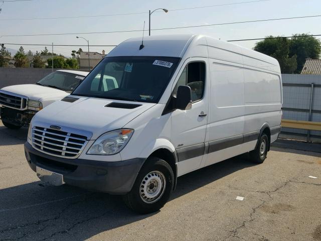 WDYPE8CC6B5547451 - 2011 FREIGHTLINER SPRINTER 2 WHITE photo 2