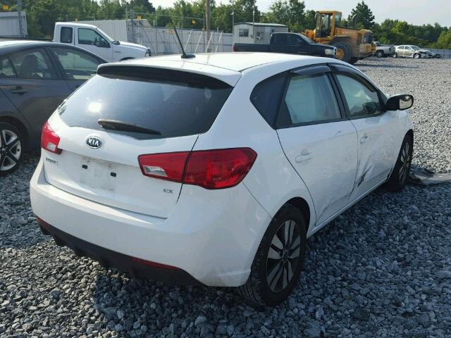 KNAFU5A21D5693968 - 2013 KIA FORTE EX WHITE photo 4