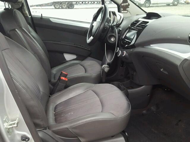 KL8CD6S99DC584671 - 2013 CHEVROLET SPARK 1LT Серебристый фото 5