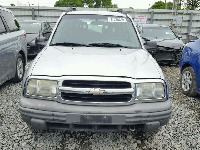 2CNBJ13C636912656 - 2003 CHEVROLET TRACKER SILVER photo 9