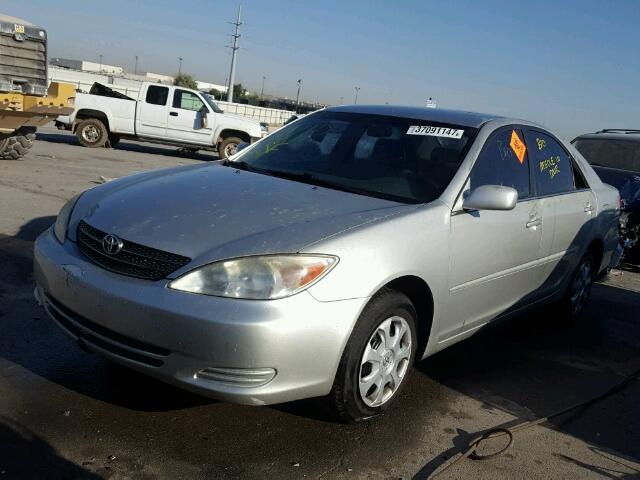 4T1BE32K64U896373 - 2004 TOYOTA CAMRY LE SILVER photo 2