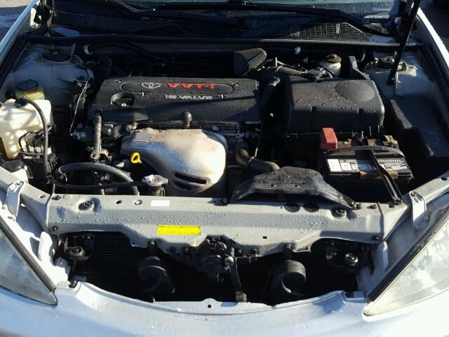 4T1BE32K64U896373 - 2004 TOYOTA CAMRY LE ვერცხლისფერი ფოტო 7