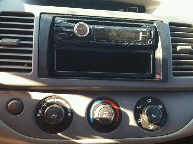 4T1BE32K64U896373 - 2004 TOYOTA CAMRY LE ვერცხლისფერი ფოტო 9