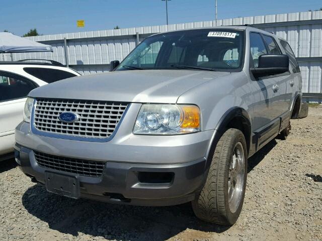 1FMFU16L54LA53430 - 2004 FORD EXPEDITION SILVER photo 2