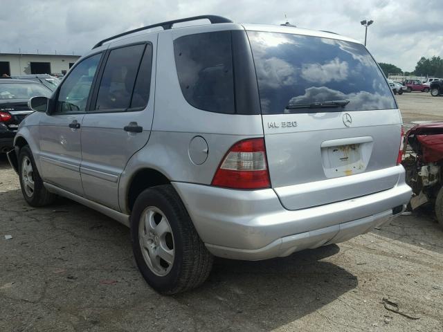 4JGAB54E53A382392 - 2003 MERCEDES-BENZ ML 320 SILVER photo 3