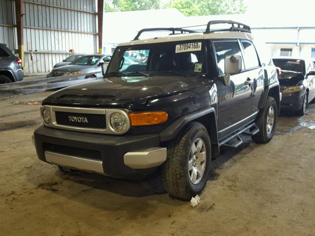 JTEZU11F370007728 - 2007 TOYOTA FJ CRUISER BLACK photo 2