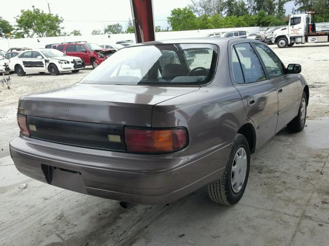 4T1SK11E7NU070822 - 1992 TOYOTA CAMRY DLX TAN photo 4