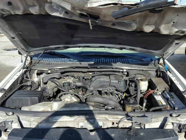 1FMEU64E36UA02552 - 2006 FORD EXPLORER E WHITE photo 7