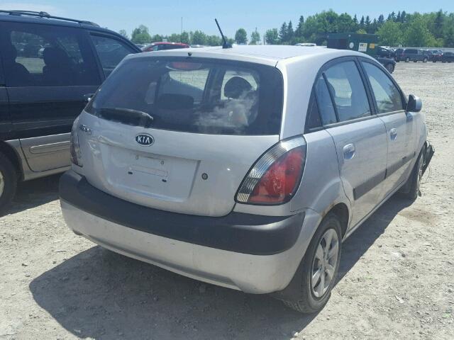 KNADE243796480404 - 2009 KIA RIO 5 SX SILVER photo 4