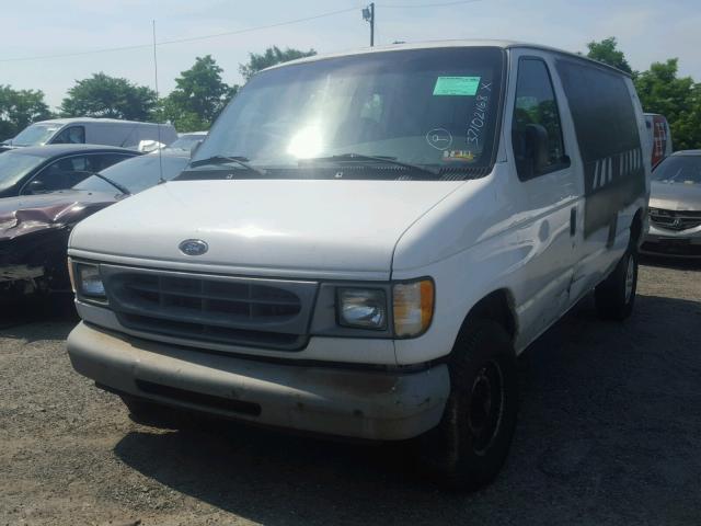 1FTRE14W7YHA62666 - 2000 FORD ECONO E150 WHITE photo 2