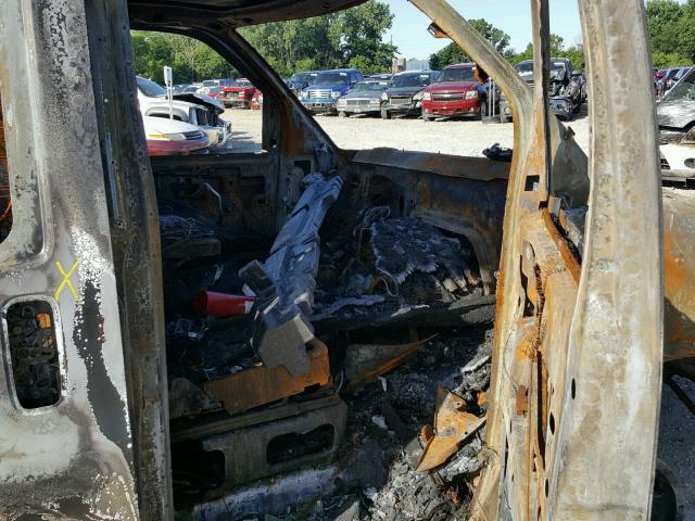 1GTFG15X151201652 - 2005 GMC SAVANA G15 BURN photo 5