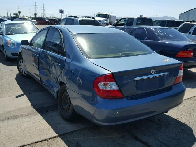 JTDBE32K230159407 - 2003 TOYOTA CAMRY LE ლურჯი ფოტო 3