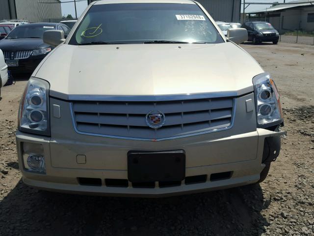 1GYEE637X70138281 - 2007 CADILLAC SRX GOLD photo 9