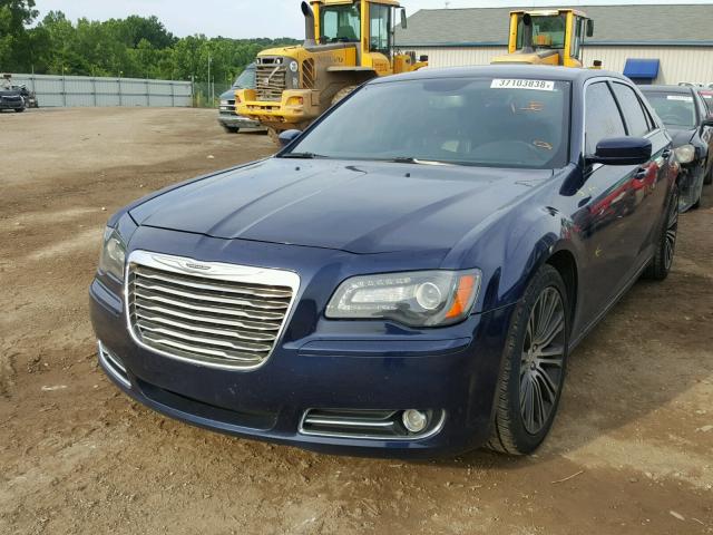 2C3CCABT9DH672422 - 2013 CHRYSLER 300 V6 BLUE photo 2