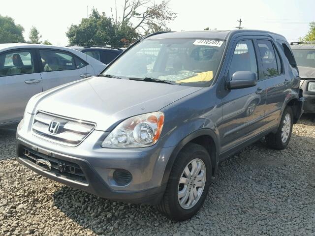 JHLRD78926C012023 - 2006 HONDA CR-V SE SILVER photo 2