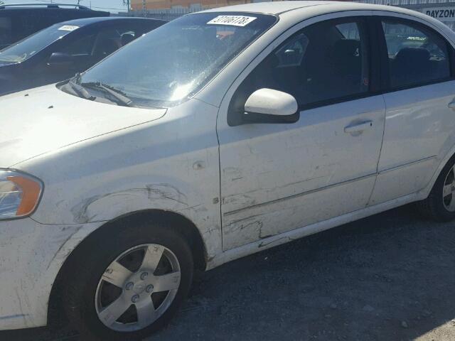 KL1TD55678B147127 - 2008 CHEVROLET AVEO BASE Blanc photo 9