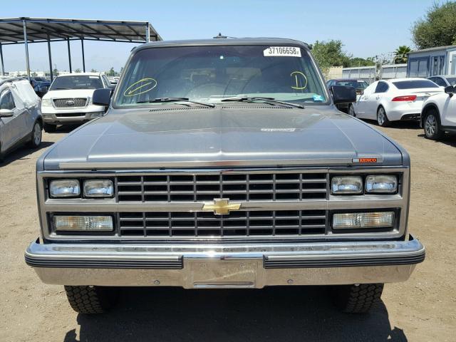 1GNGR26N2LF151255 - 1990 CHEVROLET SUBURBAN R GRAY photo 10